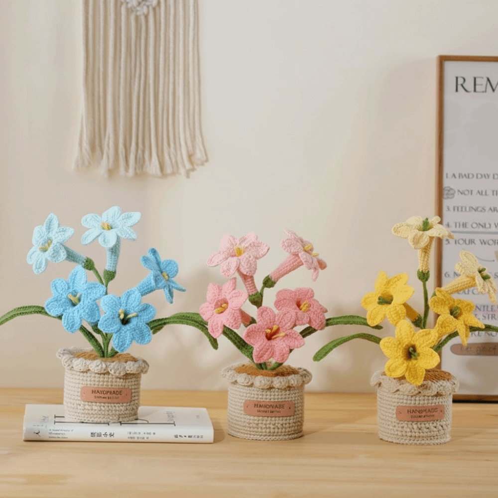 Yarn Home Decor - Handgewebte Häkelblumen Cyrtanthus Mackenii im Topf
